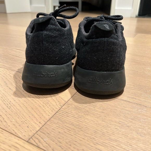 Allbirds Men’s Wool Runners. Size 11 - Picture 5 of 6